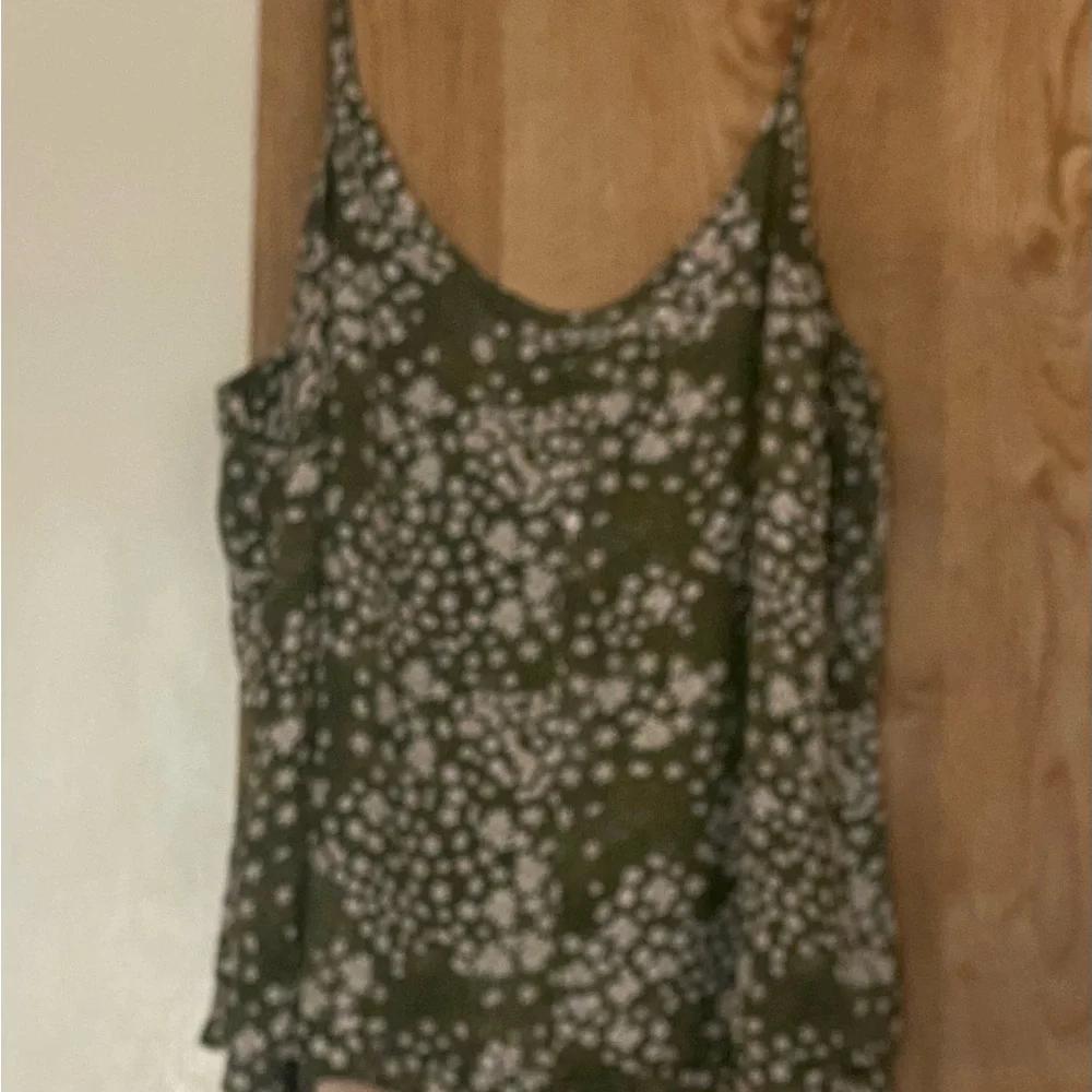 Ann Taylor, green and white sleeveless top, blouse. women’s size XL. - Picture 2 of 6